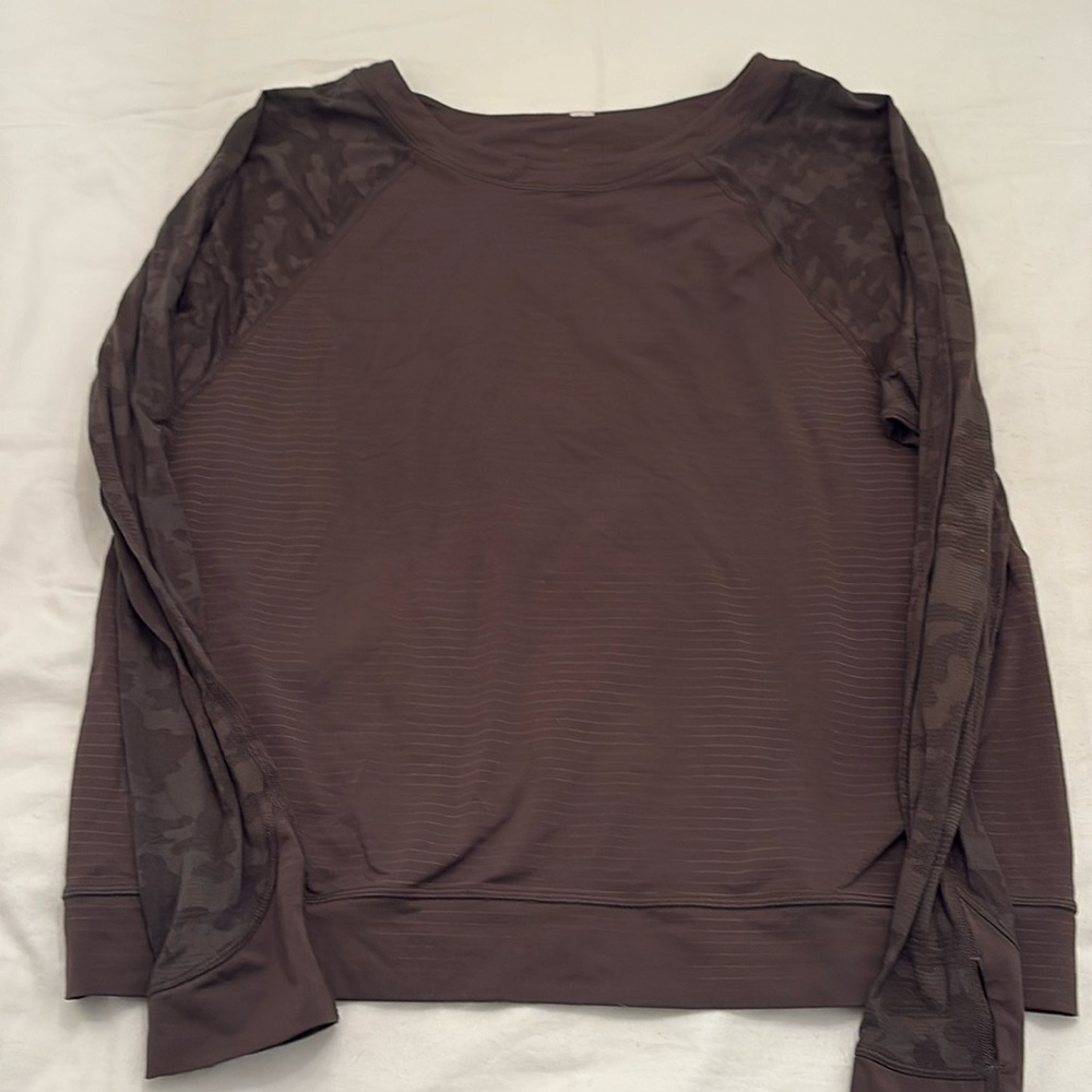 LULU LEMON brown camo long sleeve, size 10